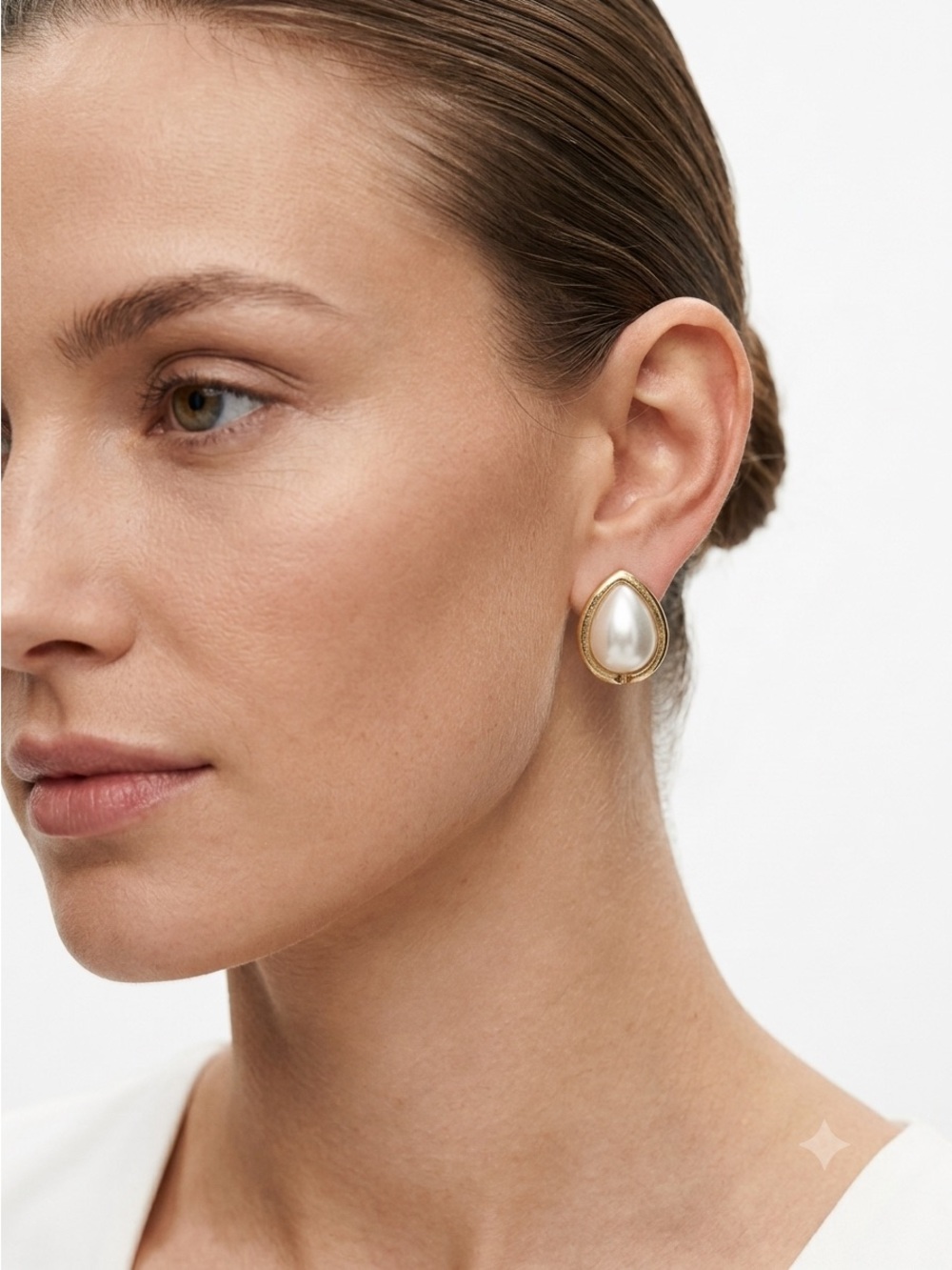 Vintage 80s EVCO Gold Faux Pearl Teardrop Clip-On Earrings